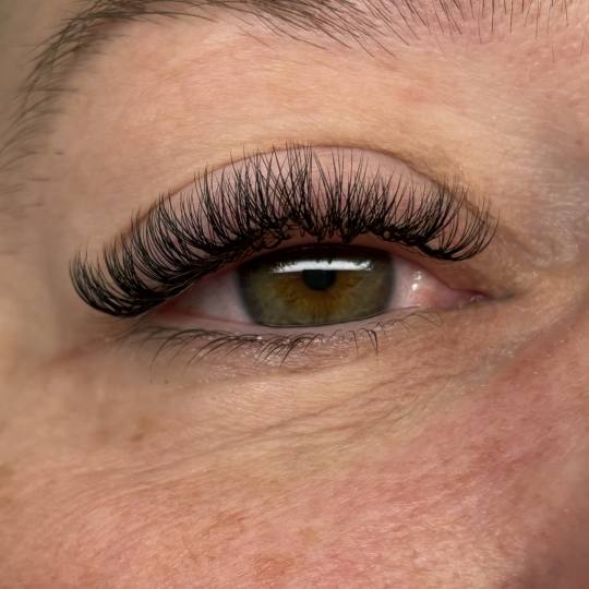 Sis Beauty Room #zagreb Nadogradnja trepavica Ugradnja volumenskih trepavica