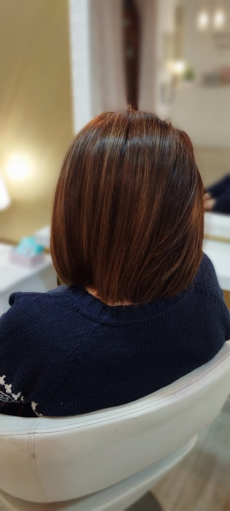 Hairlookboutique #zagreb Feniranje i stiliziranje Bojanje kose - color 10 + pranje kose + sušenje + fen frizura - poluduga kosa