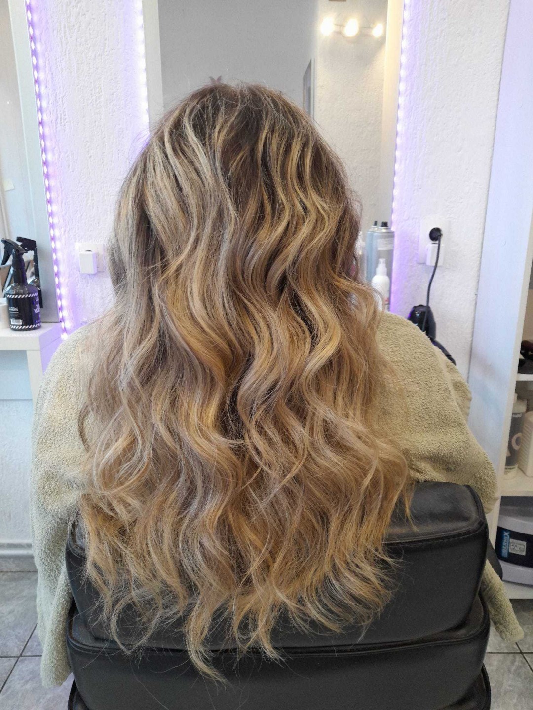 Fen frizura - duga kosa - Wikleraj & Frajeraj, Zagreb Feniranje i stiliziranje Frizerski saloni Feniranje i stiliziranje, Zagreb, Trešnjevka – jug