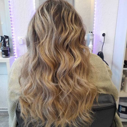 Wikleraj & Frajeraj #zagreb Feniranje i stiliziranje Fen frizura - duga kosa