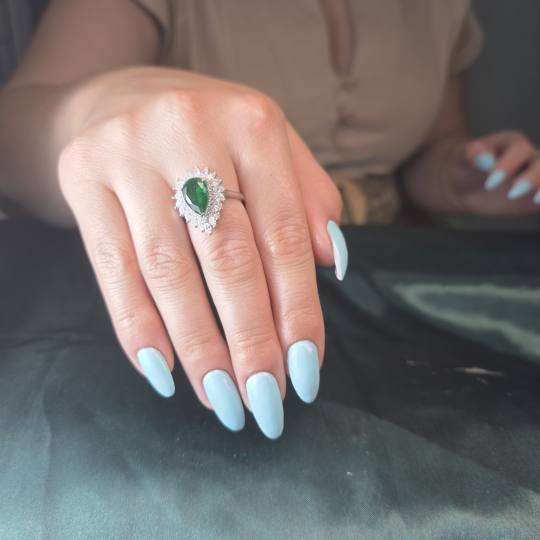 Daniva brow and beauty #zagreb Izlivanje noktiju Ugradnja noktiju gelom - M dužina