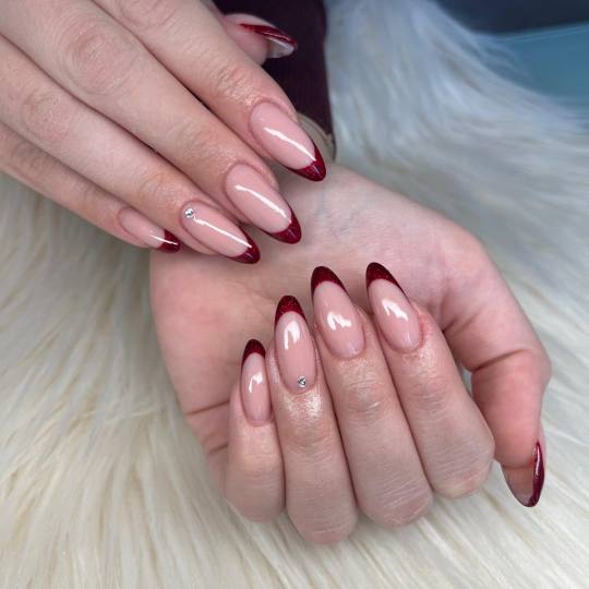 Beauty Centar Miss #zagreb Izlivanje noktiju Izlivanje noktiju gelom - M dužina