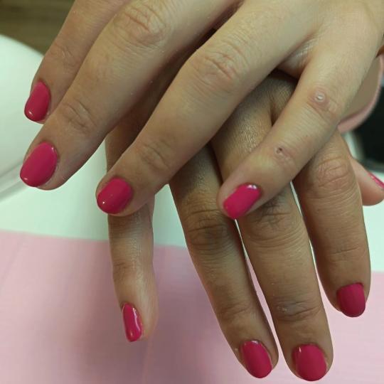 Alum beauty studio #rijeka Manikura Comby manikura + trajni lak Comby manikura je tip obrade nokti�