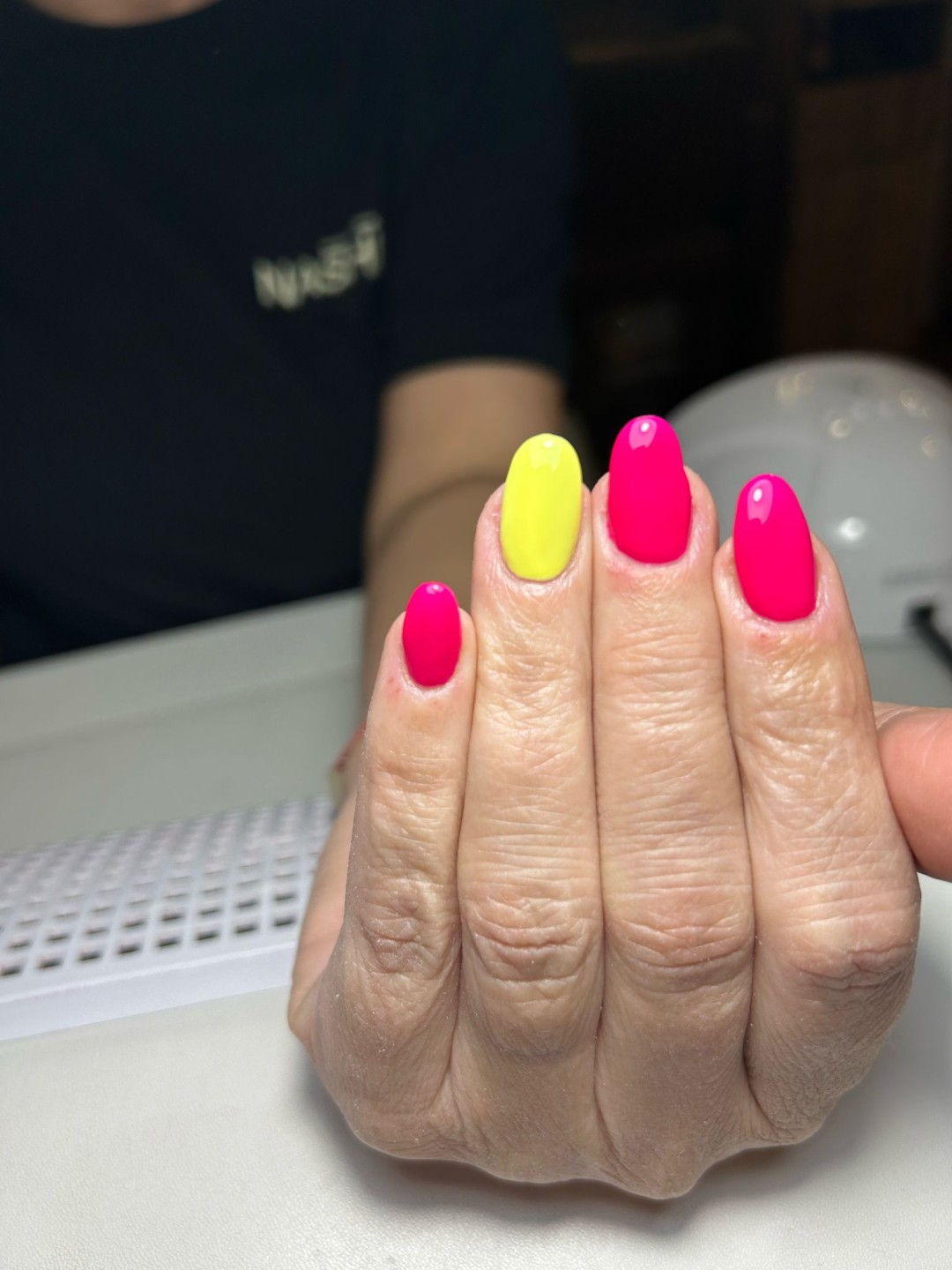 Glow Differently #zagreb Manikura Manikura + trajni lak