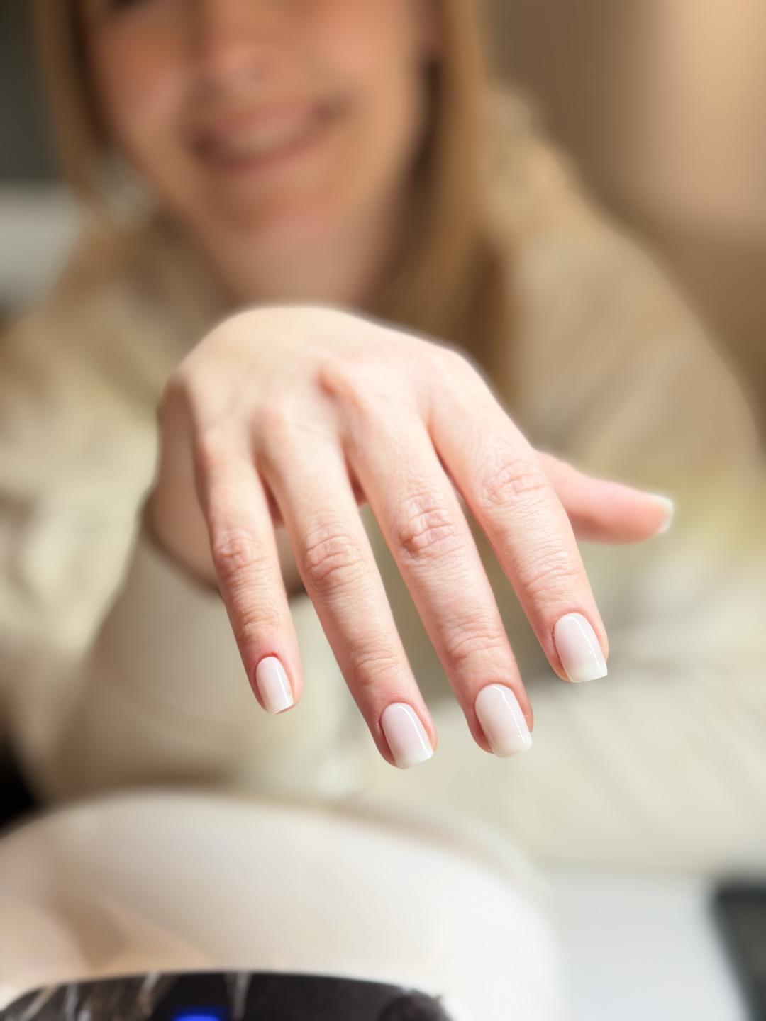 Manikult #zagreb Manikura Manikura + gel na prirodne nokte - M dužina