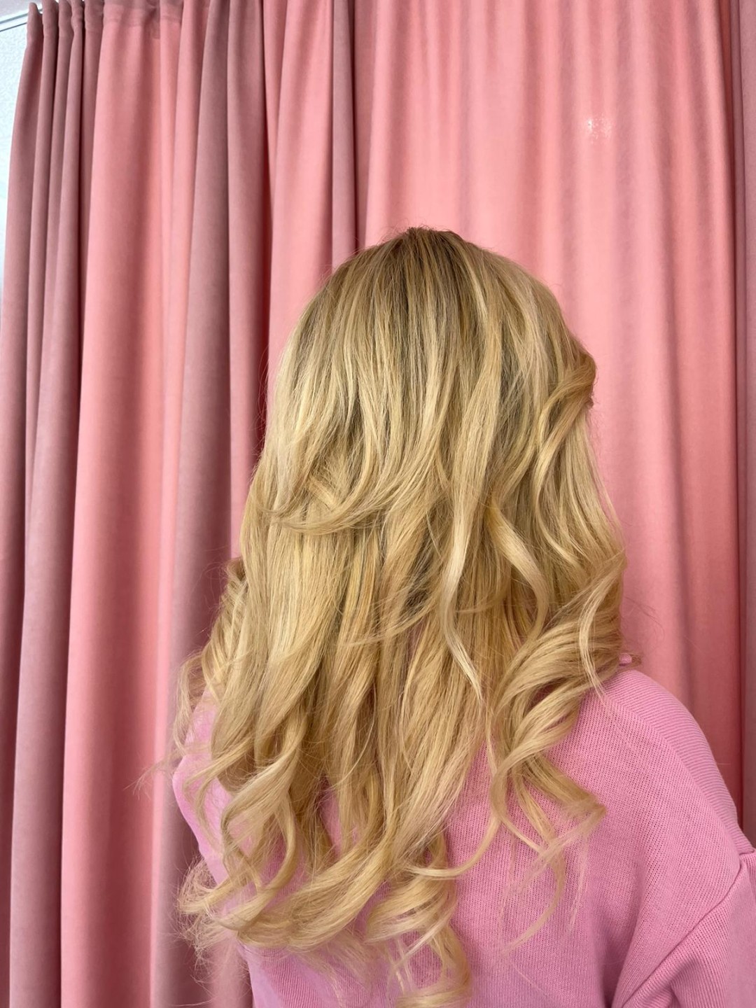 Feniranje na valove / kovrče - duga kosa - Beauty Studio Amina, Zagreb Feniranje i stiliziranje Frizerski saloni Feniranje i stiliziranje, Zagreb, Gornja Dubrava