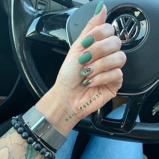 Nail & beauty room usluga