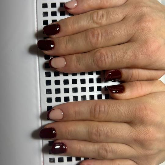 Glow Differently #zagreb Nadogradnja noktiju Ugradnja noktiju - S dužina