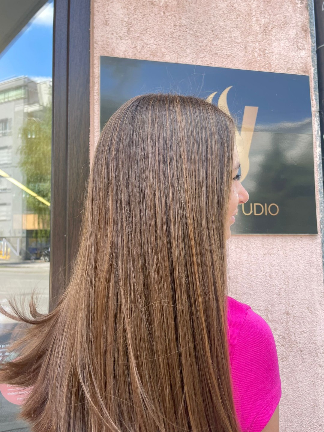 Jednobojni pramenovi na foliju cijele glave - duga kosa - Frizerski salon W, Zagreb Pramenovi Frizerski saloni Pramenovi, Zagreb, Trešnjevka – sjever