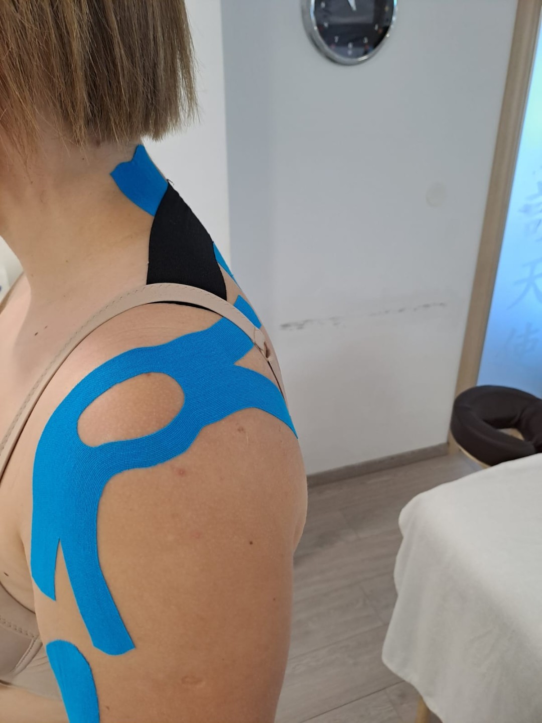 Gelaxy x Motus #zagreb Terapeutski tretmani Kinesiotaping - aplikacija po segmentu