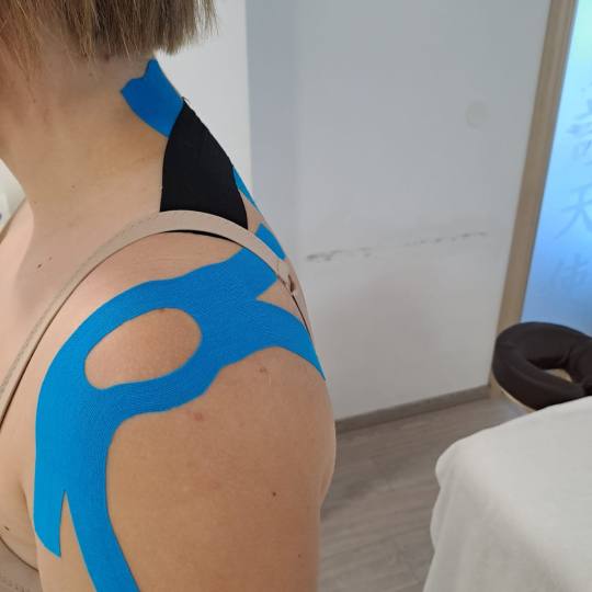 Gelaxy x Motus #zagreb Terapeutski tretmani Kinesiotaping - aplikacija po segmentu
