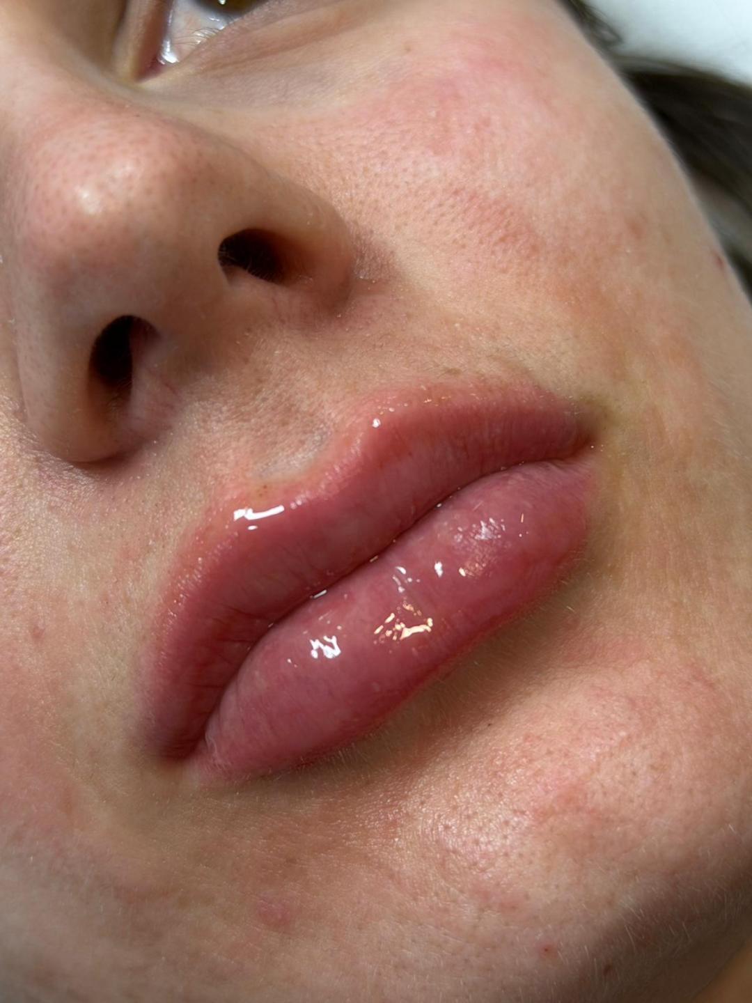 Guardian Beauty House Academy #zagreb Tretman lica Hydra gloss usne