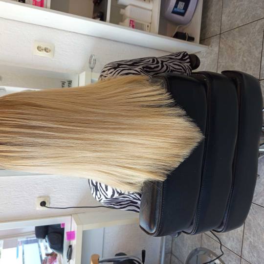 Wikleraj & Frajeraj #zagreb Žensko šišanje Žensko šišanje + fen frizura - duga kosa