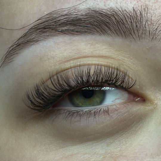 Sis Beauty Room #zagreb Nadogradnja trepavica Ugradnja volumenskih trepavica