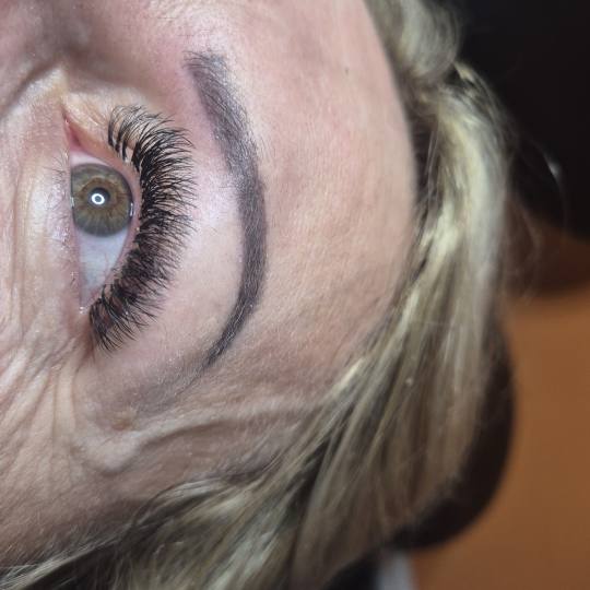 Studio Extreme #zagreb Nadogradnja trepavica Nadopuna volumenskih trepavica - do 3 tjedna