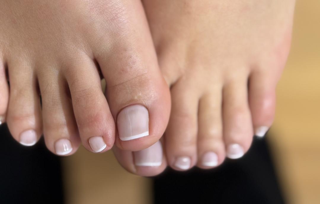 Manikult #zagreb Estetska pedikura Estetska pedikura + trajni lak / običan lak