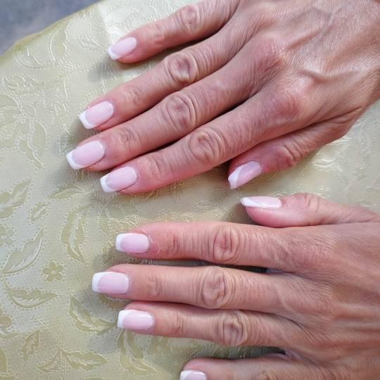 Paint Bar Joy - spas u zadnji čas #zagreb produzetak noktiju gelom, french prema zelji klijentice