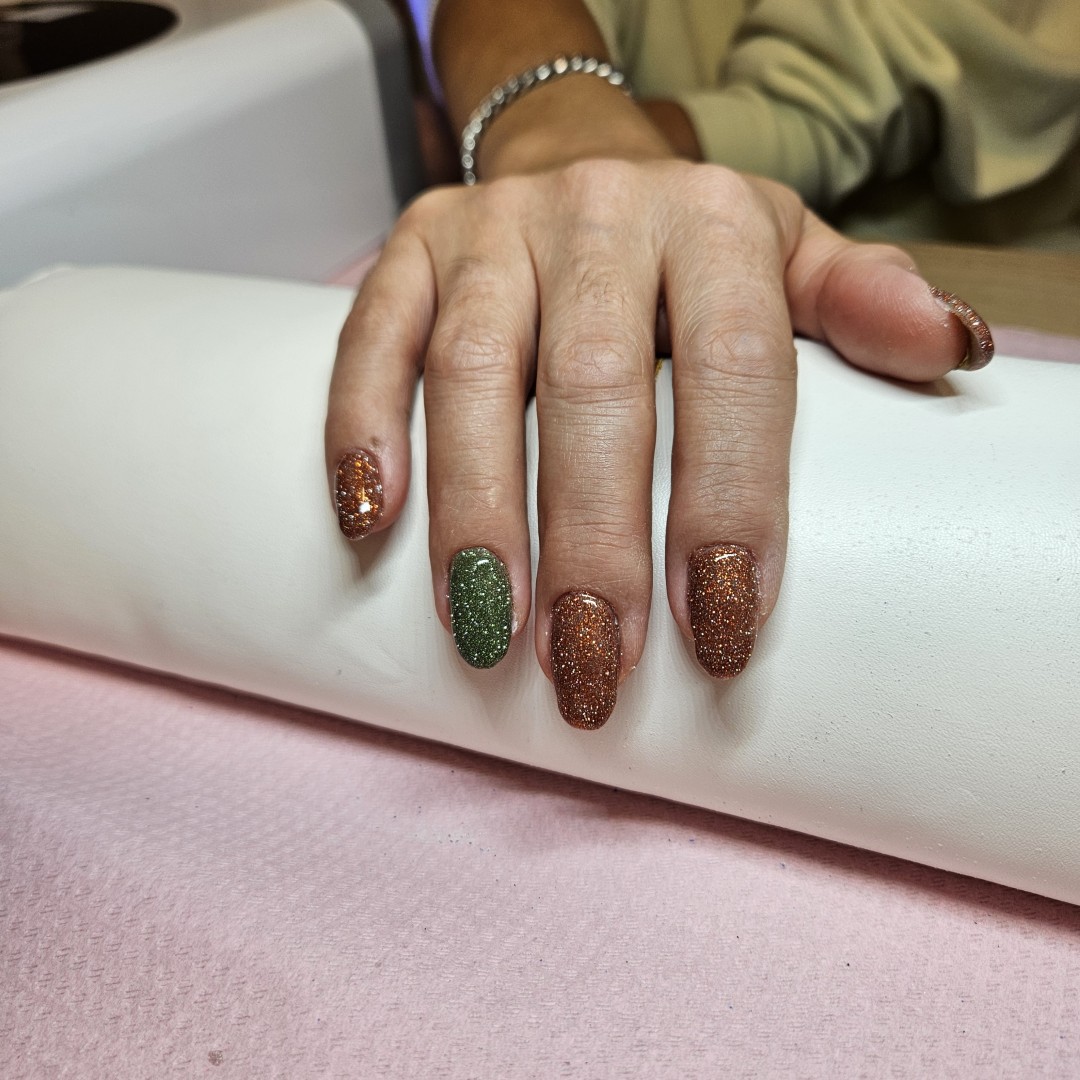 Moje vrijeme #zagreb Manikura Manikura + gel nadopuna/korekcija 90'