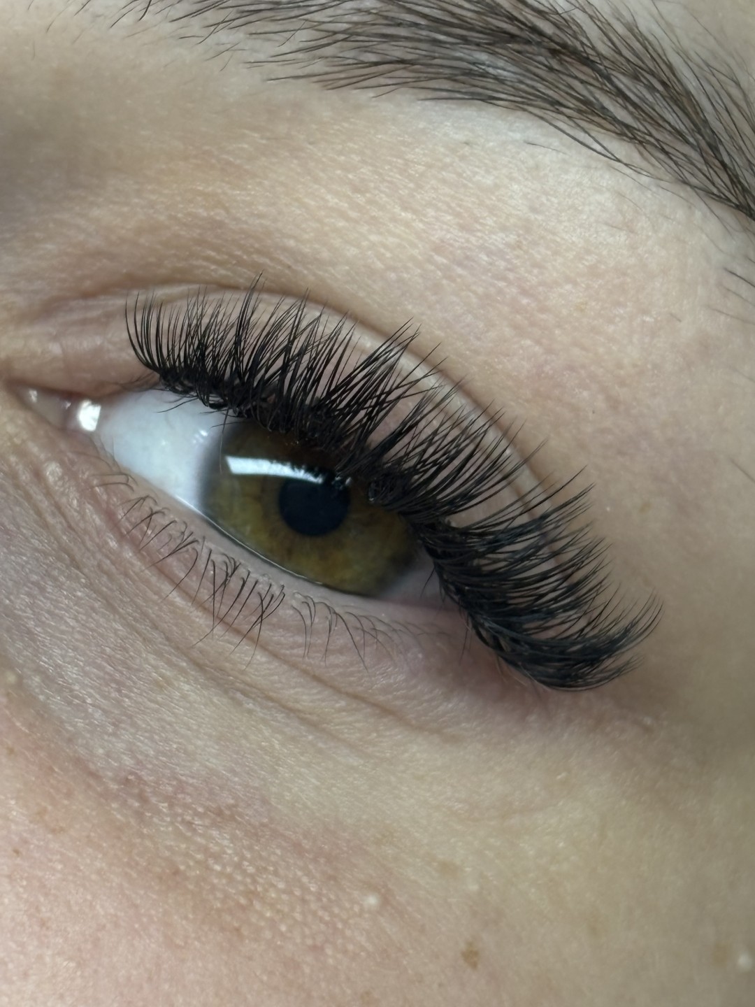 Sis Beauty Room #zagreb Nadogradnja trepavica Ugradnja volumenskih trepavica