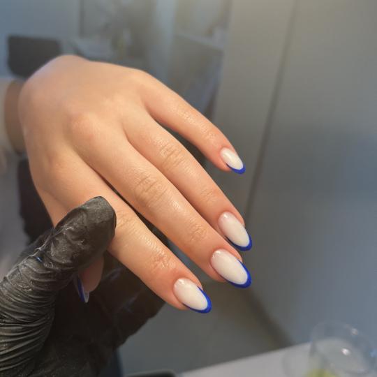 LoveGlam beauty studio #zagreb Izlivanje noktiju Nadopuna noktiju - M dužina + french 5,00e