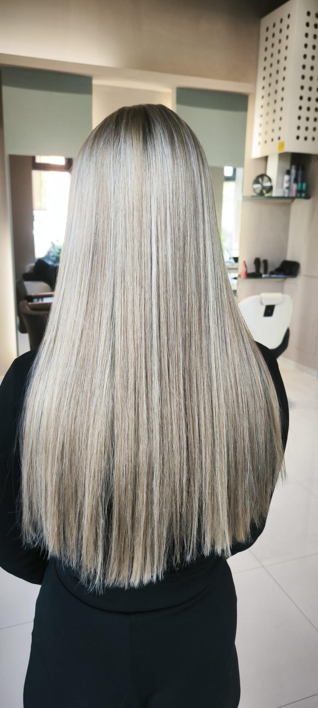 JK Saloné #zagreb Ombre, sombre, balayage Pramenovi folija / balayage + preljev + frizura - duga kosa