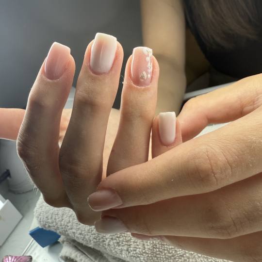 Beauty Clinique #zagreb Manikura Manikura + trajni lak - kombi + rubber baza