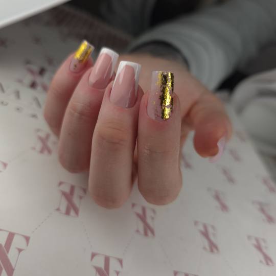 Empire Nails #zagreb Nadogradnja noktiju Ugradnja noktiju gelom - M dužina