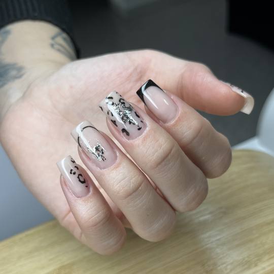 Minie #zapresic Nadogradnja noktiju Ugradnja noktiju gelom