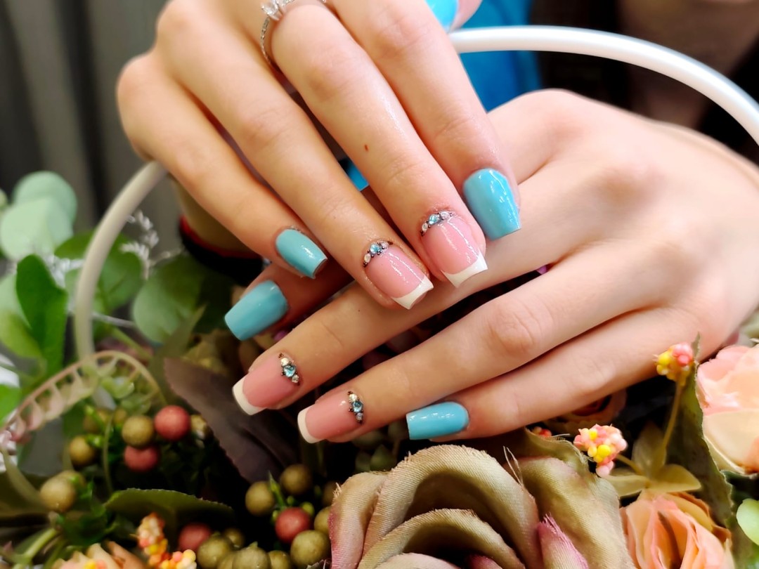 Nadopuna noktiju - S dužina - Roses & friends, Zagreb Izlivanje noktiju Nokti Izlivanje noktiju, Zagreb, Donja Dubrava