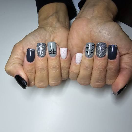 House of Beauty #zagreb Izlivanje noktiju Nadopuna / korekcija noktiju - M dužina Ulazimo u blagdan