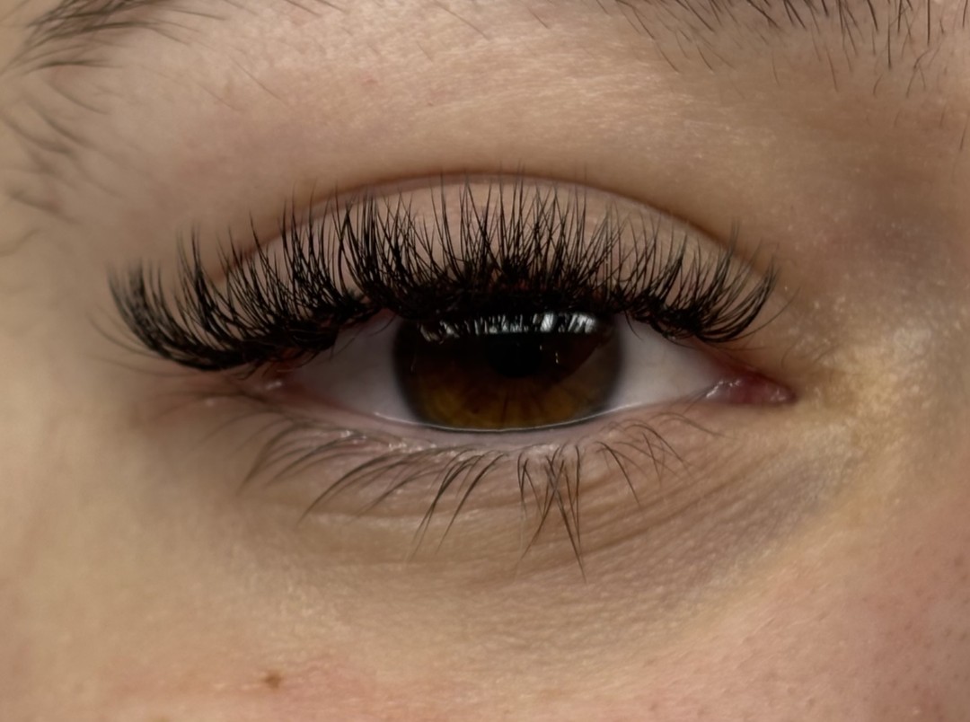 Ugradnja volumenskih trepavica - Sis Beauty Room, Zagreb Nadogradnja trepavica Lice Nadogradnja trepavica, Zagreb, Donji grad - Centar