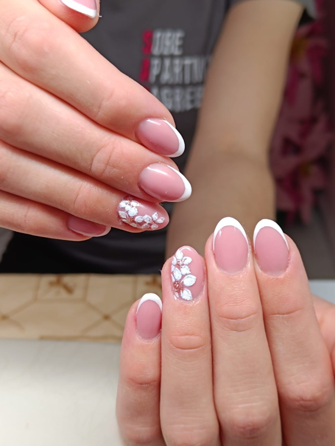 Crtanje po noktu - jednostavno - Beauty Studio Amina, Zagreb Ukrašavanje noktiju Nokti Ukrašavanje noktiju, Zagreb, Gornja Dubrava