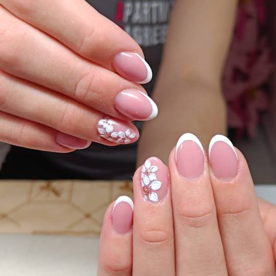 Beauty Studio Amina #zagreb Ukrašavanje noktiju Crtanje po noktu - jednostavno