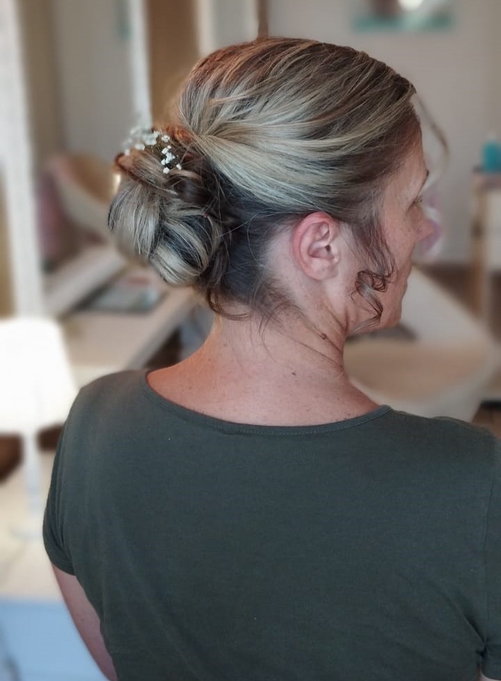 Hairlookboutique #zagreb Svečane i frizure za svadbu Svečana frizura - poluduga kosa