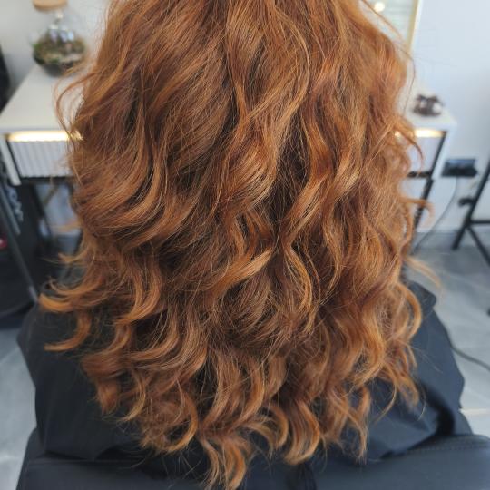 Frizana #zagreb Bojanje kose Bojanje kose + šišanje + frizura - L Bakrena transformacija!

Topli