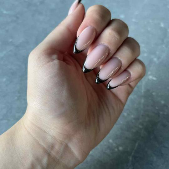 Beauty Box Studio #osijek Nadogradnja noktiju Ugradnja noktiju gelom - L dužina