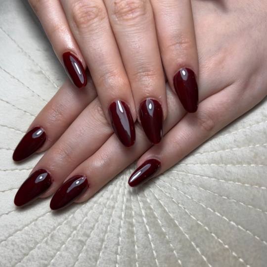 Glow Differently #zagreb Nadogradnja noktiju Ugradnja noktiju - M dužina