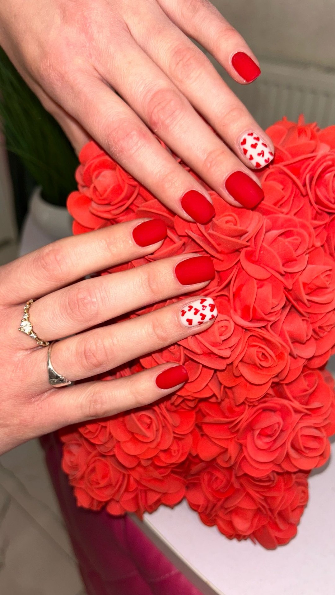 Gel ugradnja noktiju M dužina - Beauty Studio Amina, Zagreb Gel lak Nokti Gel lak, Zagreb, Gornja Dubrava