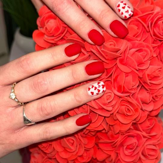 Beauty Studio Amina #zagreb Gel lak Gel ugradnja noktiju M dužina