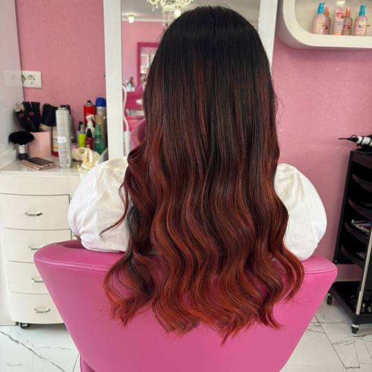 Beauty Studio Amina #zagreb Feniranje i stiliziranje Feniranje na valove / kovrče - ekstra duga kos