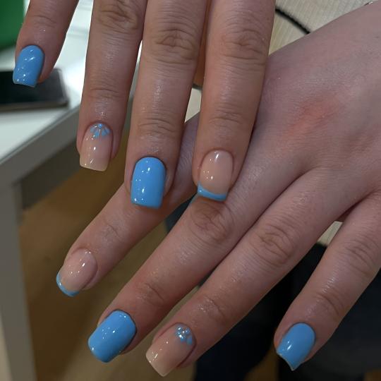 Mia’s Beautique #zagreb Gel lak Comby manikura i gradivni trajni lak -ruke