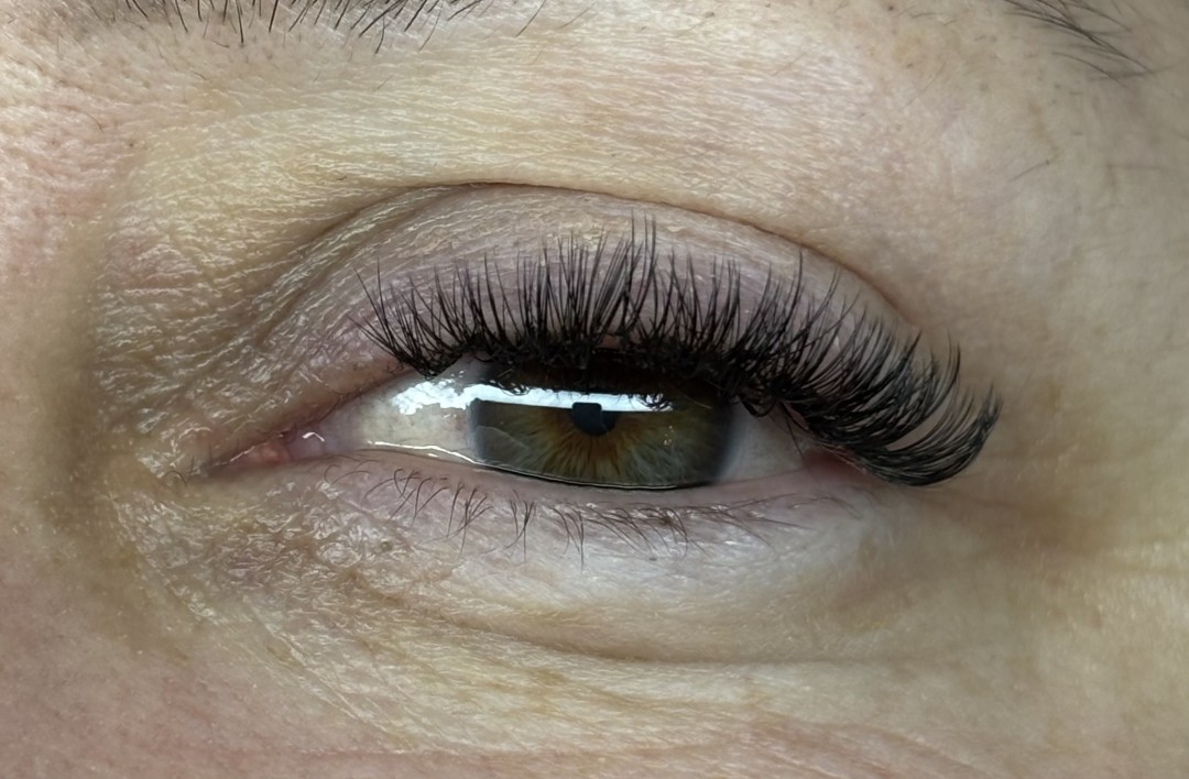 Sis Beauty Room #zagreb Nadogradnja trepavica Ugradnja volumenskih trepavica