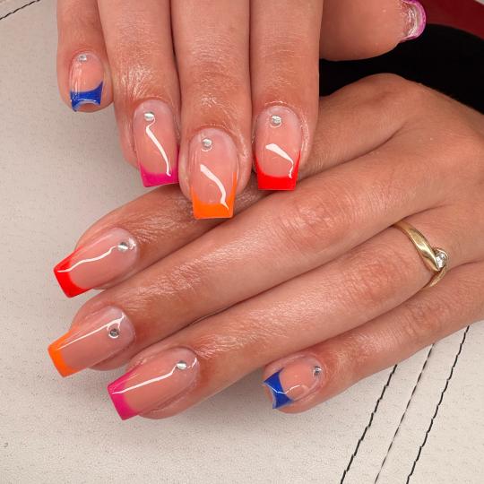 Beauty studio by Doria #zagreb Gel lak Trajni lak - M dužina Dodatak french plus cirkoni na uslugu