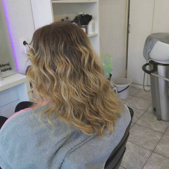 Wikleraj & Frajeraj #zagreb Uvijanje, kovrče i valovi Kovrčanje kose sušilom za kosu - duga kosa