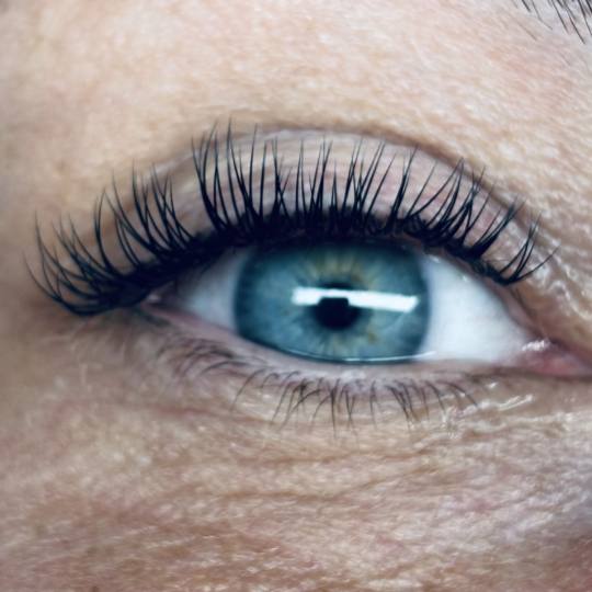 Sis Beauty Room #zagreb Nadogradnja trepavica Ugradnja klasičnih trepavica