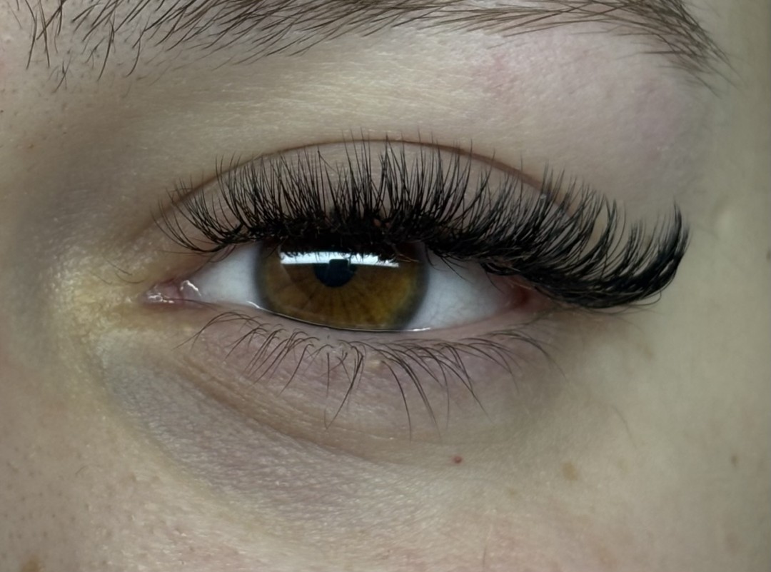 Sis Beauty Room #zagreb Nadogradnja trepavica Ugradnja volumenskih trepavica