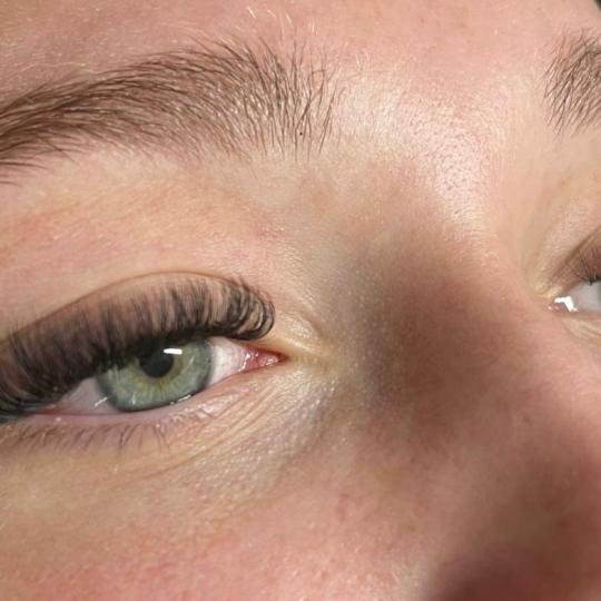 Glow Differently usluga