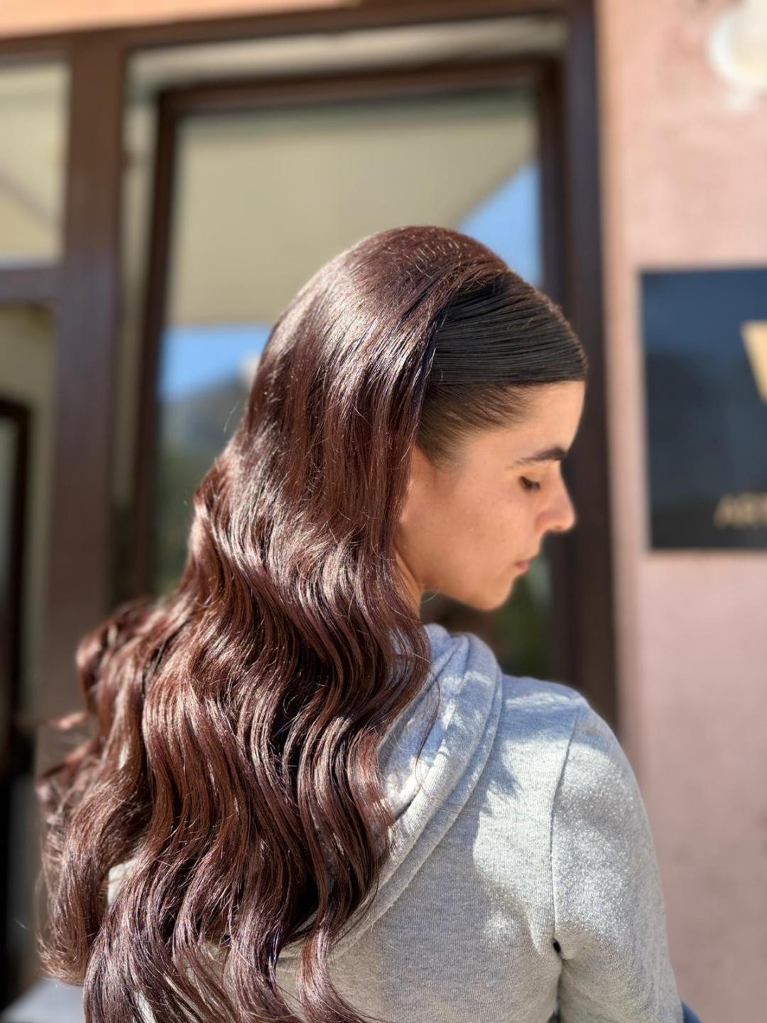 Svečana frizura - ekstra duga kosa - Frizerski salon W, Zagreb Svečane i frizure za svadbu Frizerski saloni Svečane i frizure za svadbu, Zagreb, Trešnjevka – sjever