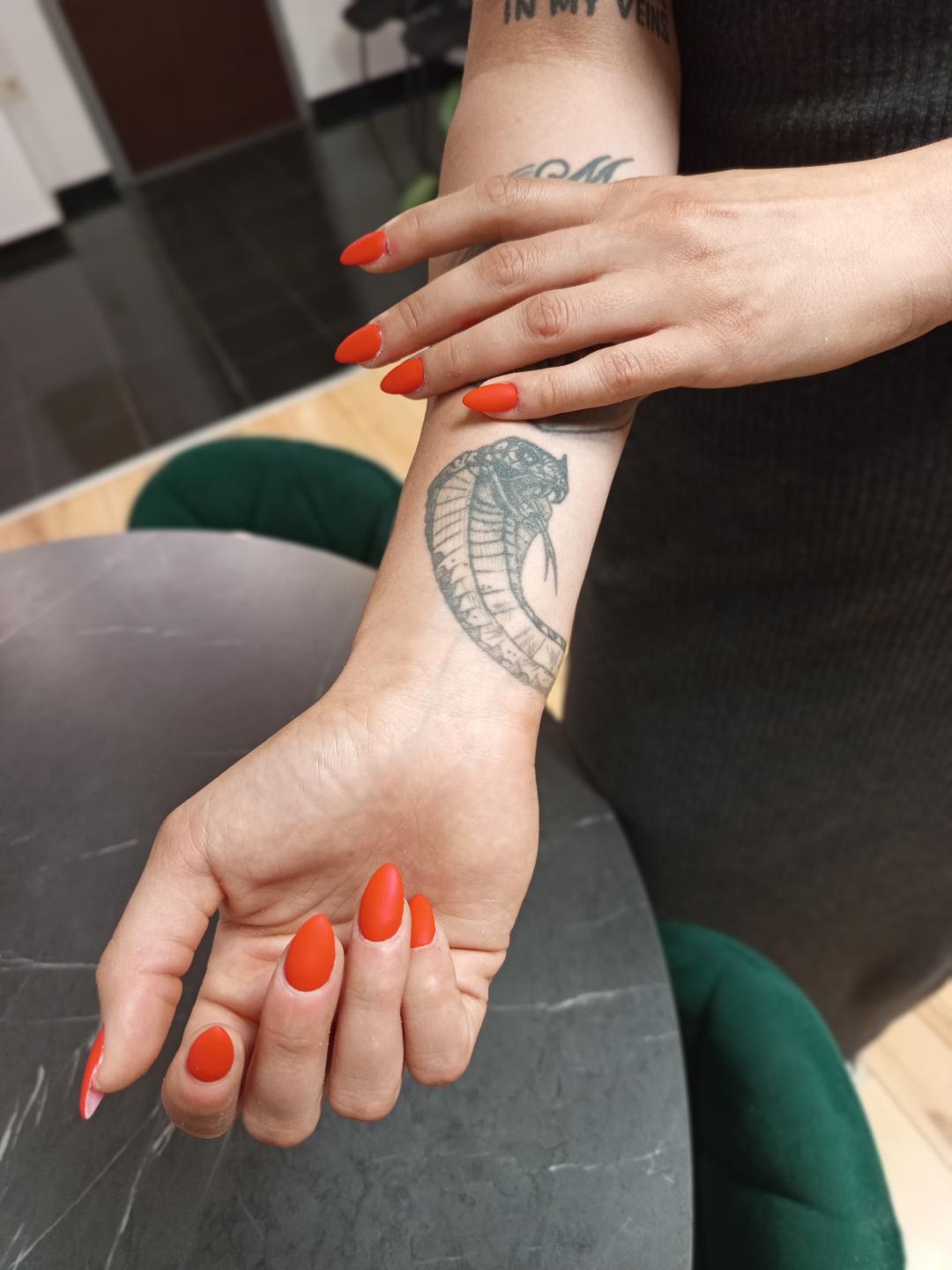 Volturi Beauty #zagreb Ojačavanje noktiju Polygel / gel overlay / nadopuna