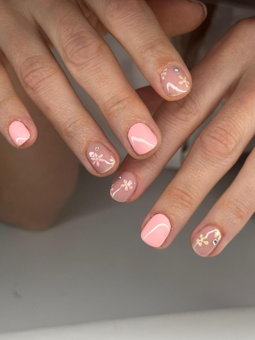 Gel na prirodne nokte - S dužina - La Grotta Spa by Dreams clinic, Rijeka Nadogradnja noktiju Nokti Nadogradnja noktiju, Rijeka, Centar
